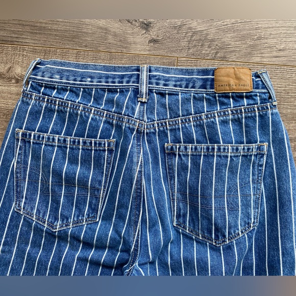 American Eagle 100% cotton white stripe blue high rise  mom jeans - Picture 5 of 11